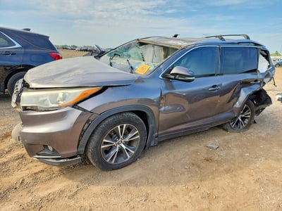 5TDJKRFH3GS****** 2016 Toyota Highlander