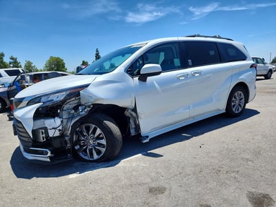 2022 Toyota Sienna Hybrid