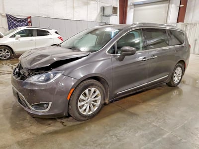 2C4RC1BG3JR****** 2018 Chrysler Pacifica
