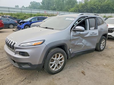 1C4PJMCBXHW****** 2017 Jeep Cherokee