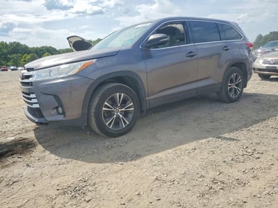 5TDZZRFH0JS****** 2018 Toyota Highlander