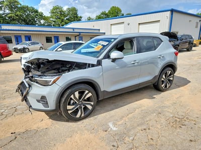 YV4L12UE6R2****** 2024 Volvo XC40