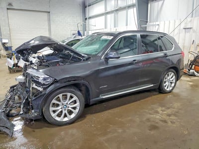 5UXKR0C58G0****** 2016 BMW X5