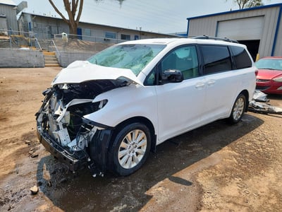 5TDJK3DC2FS****** 2015 Toyota Sienna