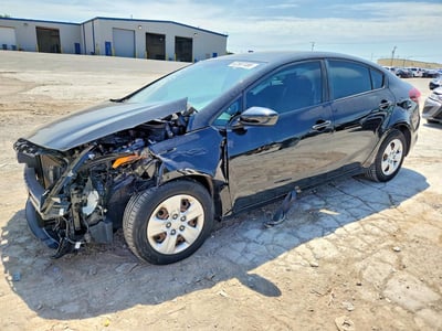 3KPFK4A79JE****** 2018 Kia Forte