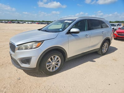 5XYPG4A30GG****** 2016 Kia Sorento