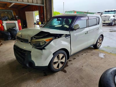 KNDJN2A23F7****** 2015 Kia Soul