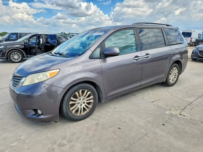 5TDYK3DC1BS****** 2011 Toyota Sienna