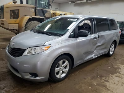 5TDZK3DC3FS****** 2015 Toyota Sienna