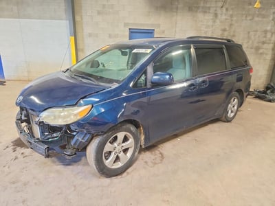 5TDKK3DC7BS****** 2011 Toyota Sienna