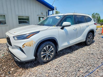 5TDGZRBH6NS****** 2022 Toyota Highlander