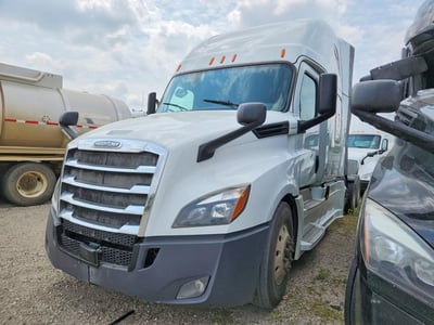 3AKNHHDR1KS****** 2019 Freightliner Cascadia 126