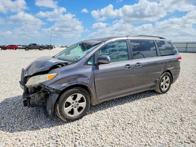5TDKK3DC7BS****** 2011 Toyota Sienna