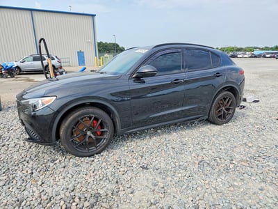 ZASFAKNN4J7****** 2018 Alfa Romeo Stelvio