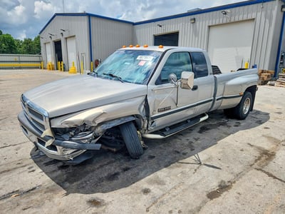 1B7MC3369WJ****** 1998 Dodge Ram 3500