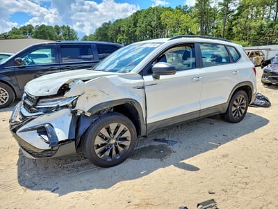 3VVCX7B24NM****** 2022 Volkswagen Taos