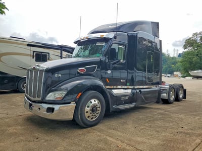 1XPBDP9X9JD****** 2018 Peterbilt 579