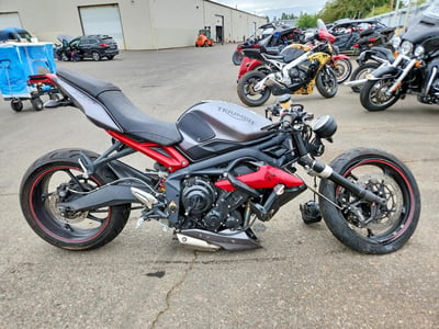 SMTL03NE1FT****** 2015 Triumph Street Triple R Abs