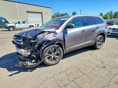 5TDBZRFH6KS****** 2019 Toyota Highlander