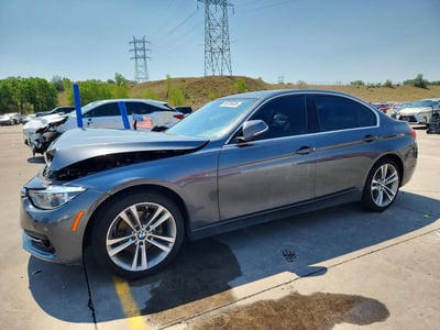 WBA8B9G5XJN****** 2018 BMW 3 Series