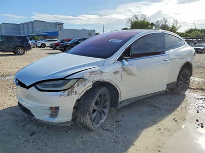 5YJXCBE48GF****** 2016 Tesla Model X