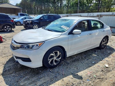 1HGCR2F34HA****** 2017 Honda Accord
