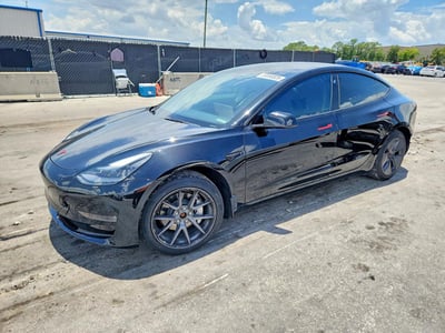 5YJ3E1EBXNF****** 2022 Tesla Model 3