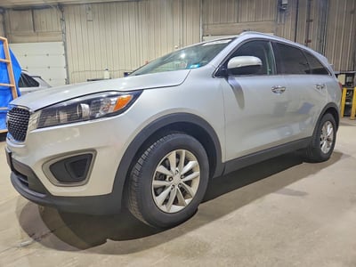 5XYPGDA3XGG****** 2016 Kia Sorento