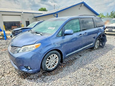 5TDYK3DC4FS****** 2015 Toyota Sienna