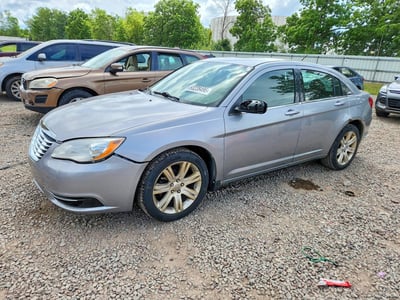 1C3CCBAB1DN****** 2013 Chrysler 200