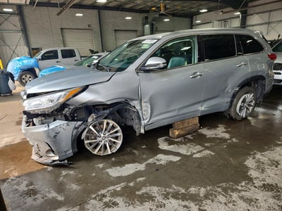 5TDJZRFH8JS****** 2018 Toyota Highlander