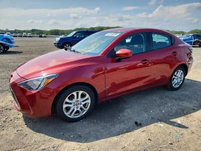3MYDLBYV0JY****** 2018 Toyota Yaris