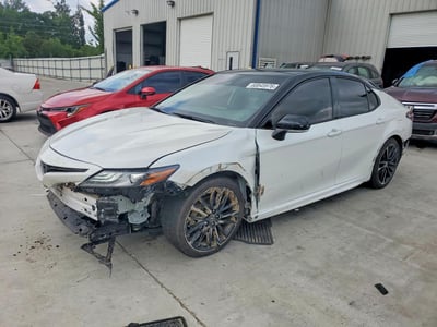 4T1K61AKXNU****** 2022 Toyota Camry