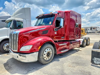 1XPBDP9X2GD****** 2016 Peterbilt 579