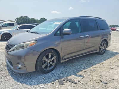 5TDXK3DC9GS****** 2016 Toyota Sienna