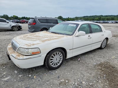 1LNHM82W05Y****** 2005 Lincoln Town Car