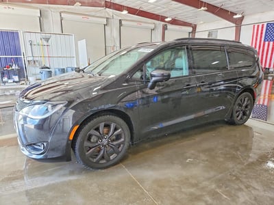 2C4RC1EG4KR****** 2019 Chrysler Pacifica