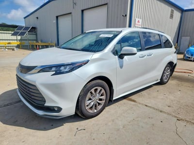 5TDYRKEC4SS****** 2025 Toyota Sienna