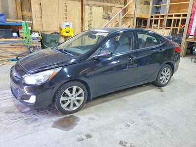 KMHCU4AE7DU****** 2013 Hyundai Accent