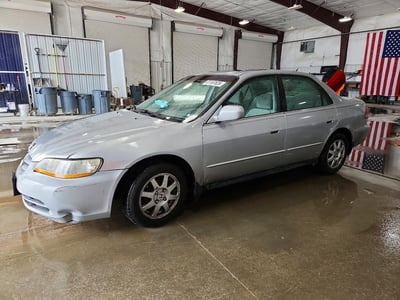 1HGCG56732A****** 2002 Honda Accord