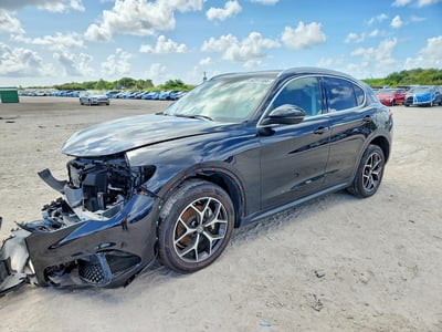 ZASFAKBN8J7****** 2018 Alfa Romeo Stelvio