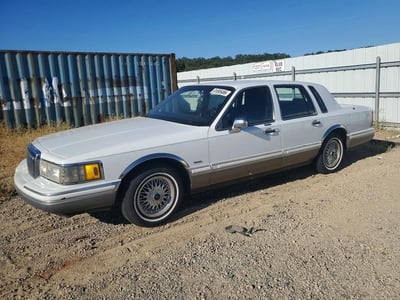 1LNCM82W0MY****** 1991 Lincoln Town Car