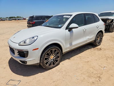 WP1AA2A23HK****** 2017 Porsche Cayenne