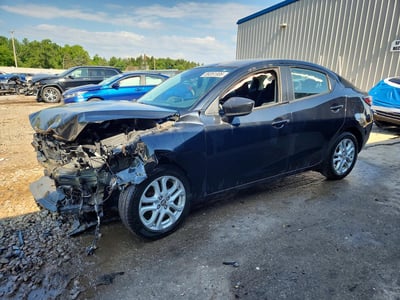 3MYDLBYV5HY****** 2017 Toyota Yaris