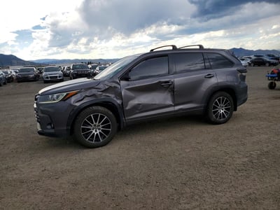 5TDJZRFH8JS****** 2018 Toyota Highlander