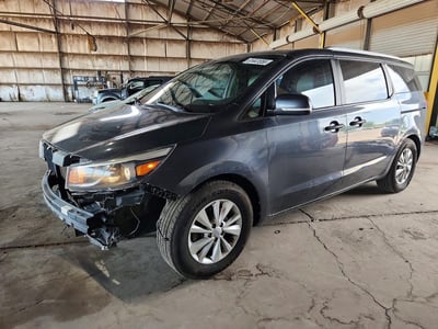 KNDMB5C18H6****** 2017 Kia Sedona