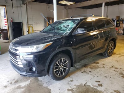 5TDJZRFHXJS****** 2018 Toyota Highlander