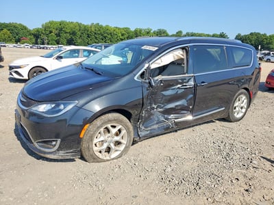 2C4RC1BG8JR****** 2018 Chrysler Pacifica