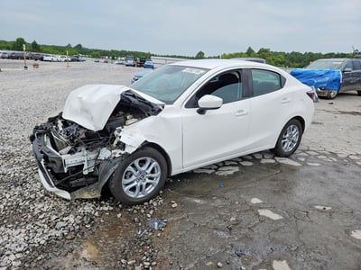 3MYDLBYV2HY****** 2017 Toyota Yaris