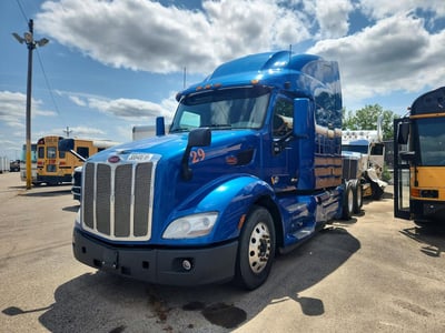 1XPBD49X2LD****** 2020 Peterbilt 579